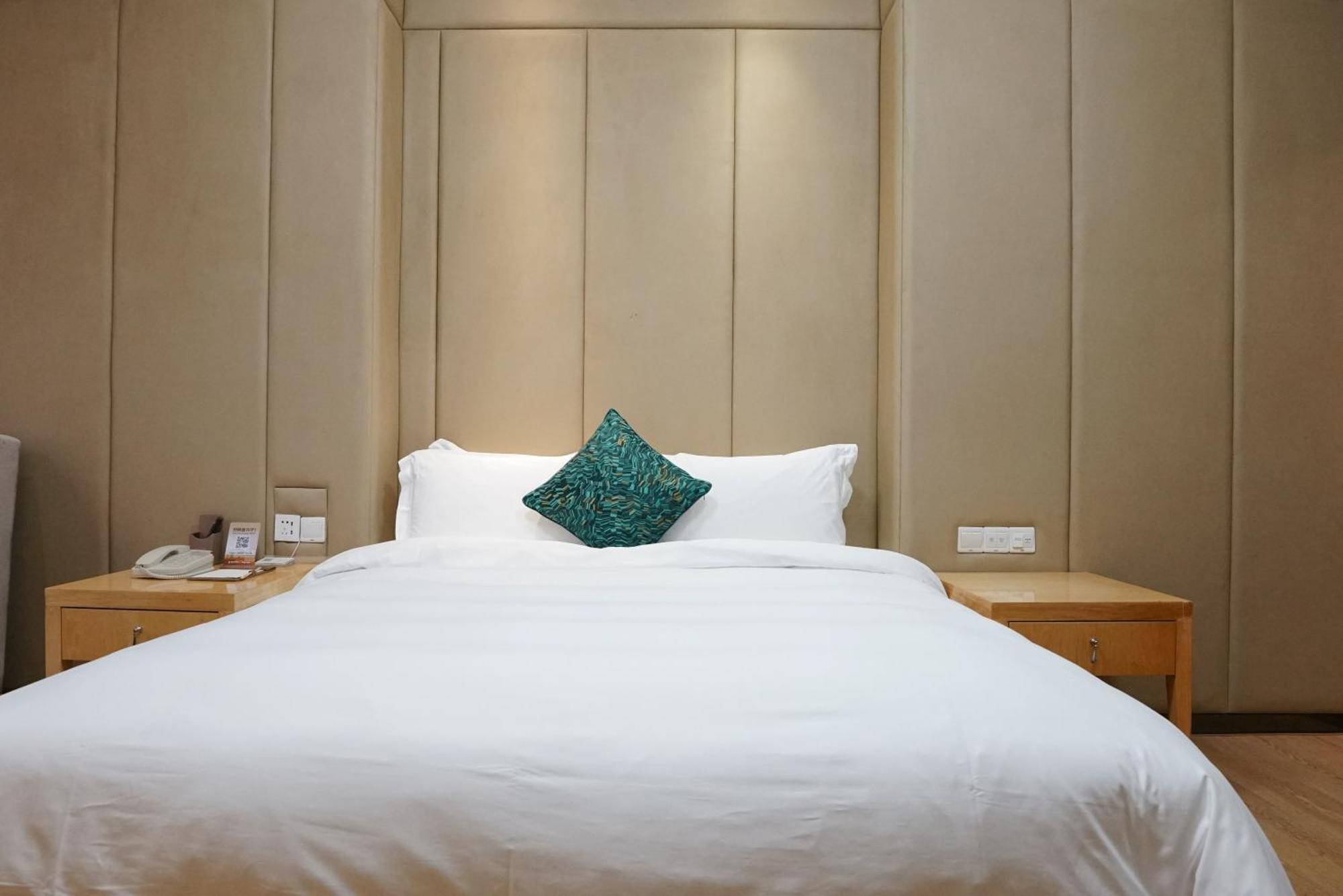 Paco Hotel Ouzhuang Metro Guangzhou-Free Shuttle To Canton Fair Exterior foto